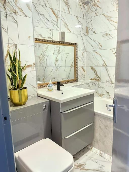 Lovely 3 Bed Ground Floor Apartment Near Qe Hospital Harborne Birmingham New Екстериор снимка